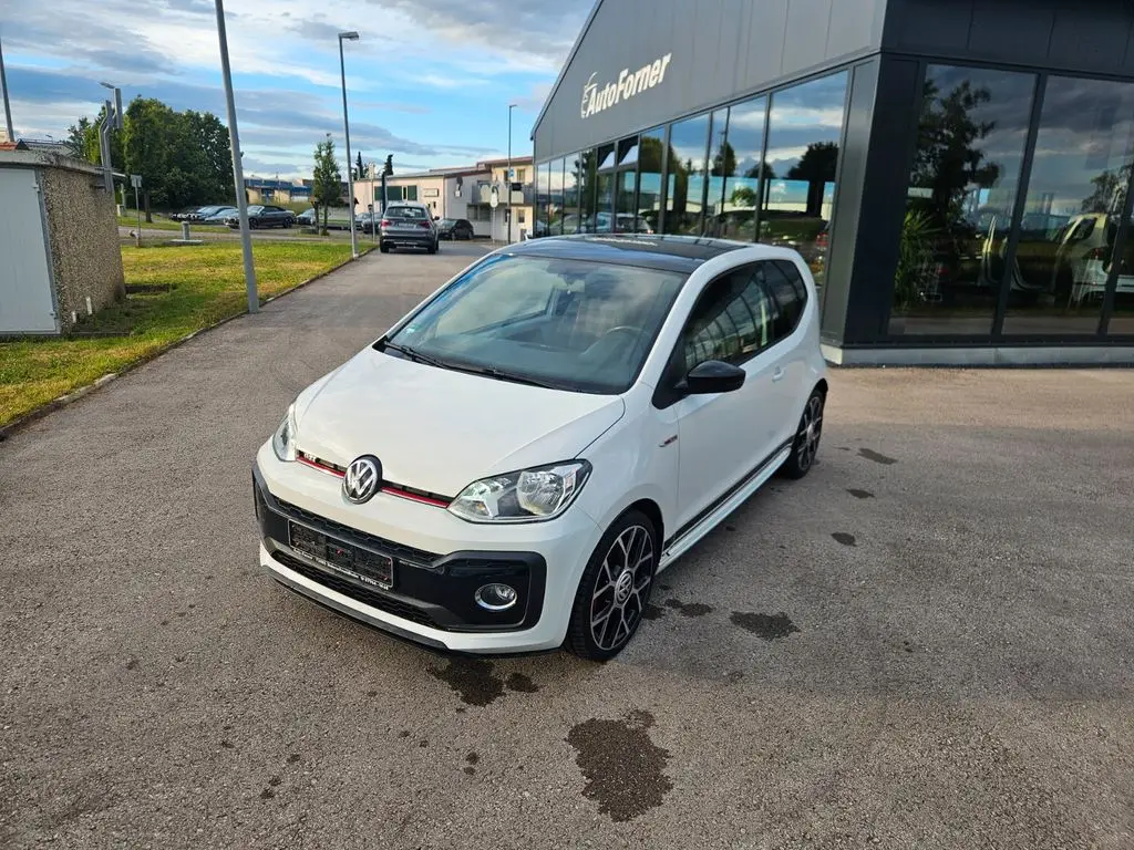 Photo 1 : Volkswagen Up! 2018 Petrol