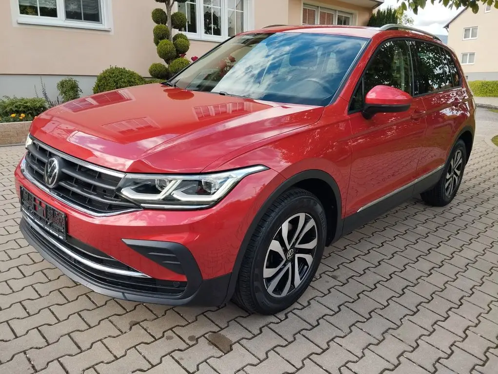 Photo 1 : Volkswagen Tiguan 2022 Essence