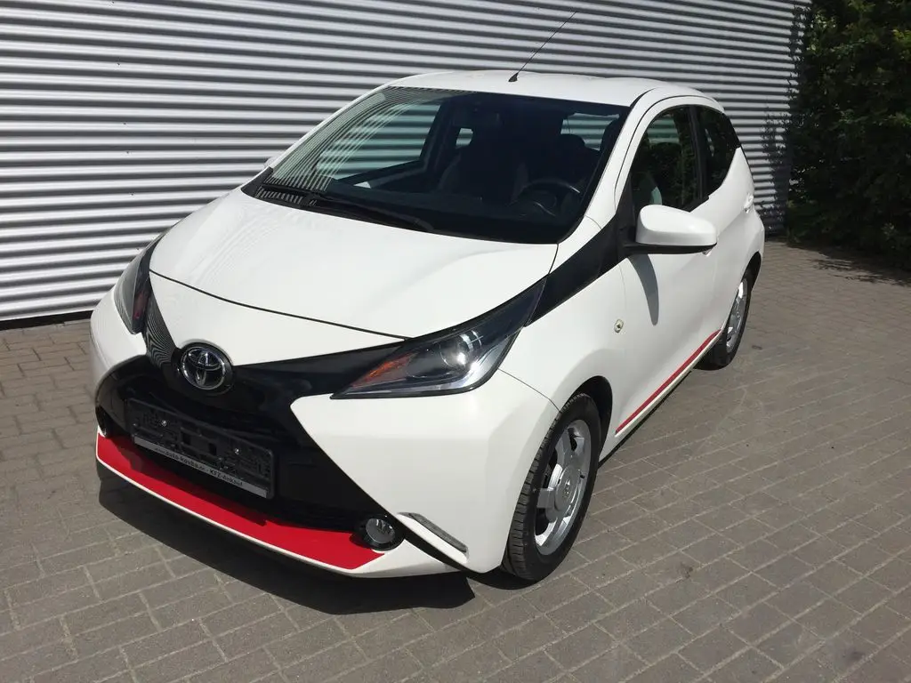 Photo 1 : Toyota Aygo X 2015 Essence