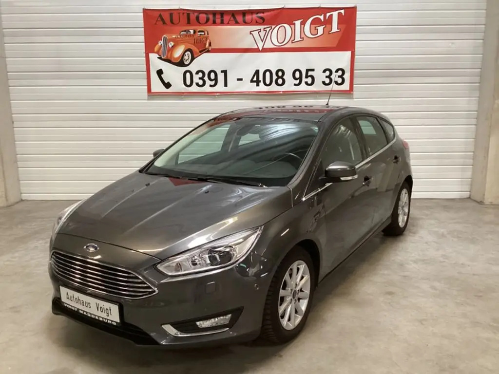 Photo 1 : Ford Focus 2015 Petrol