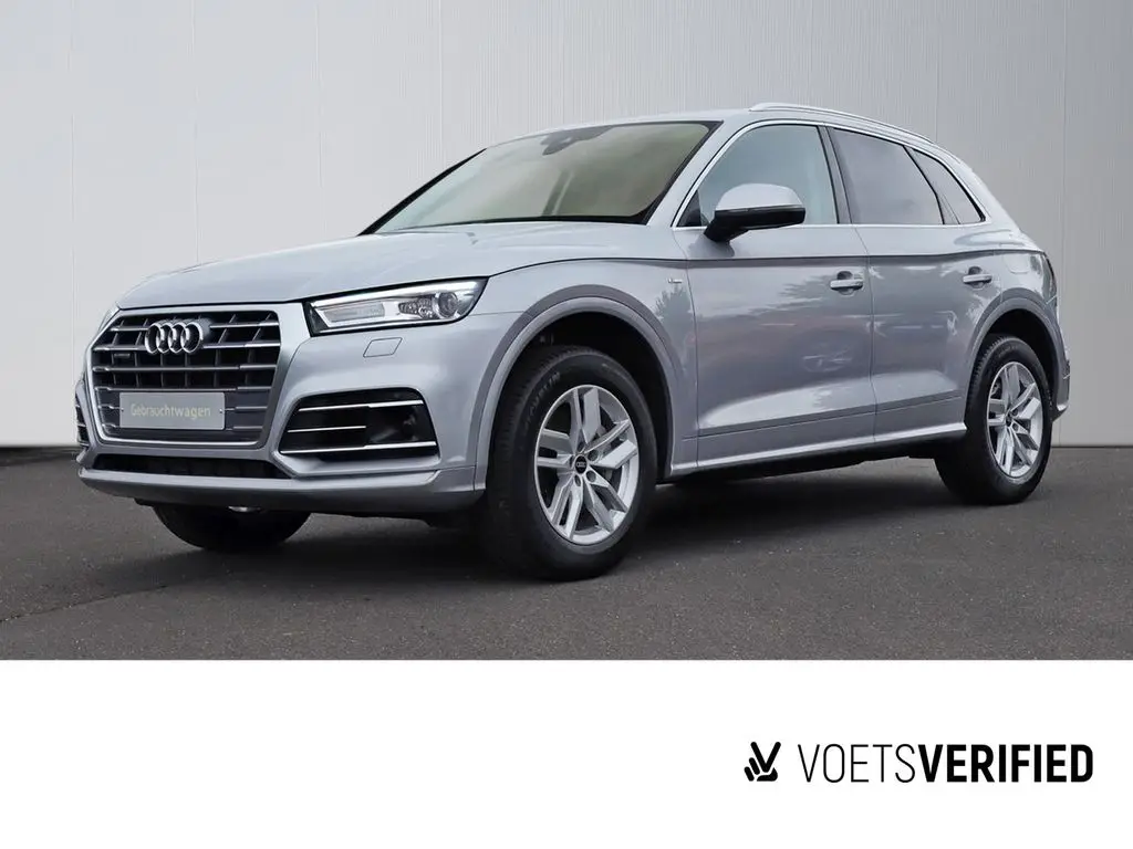 Photo 1 : Audi Q5 2021 Hybride