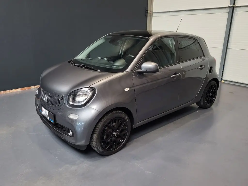 Photo 1 : Smart Forfour 2016 Essence