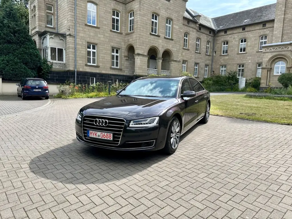 Photo 1 : Audi A8 2018 Petrol