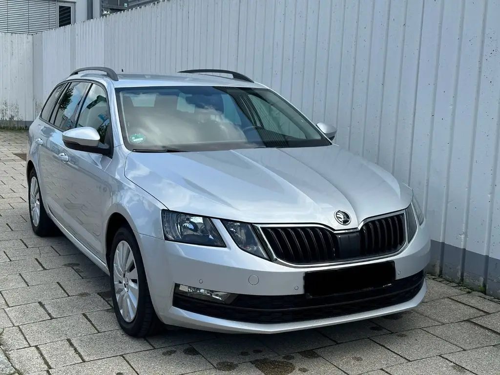 Photo 1 : Skoda Octavia 2019 Petrol