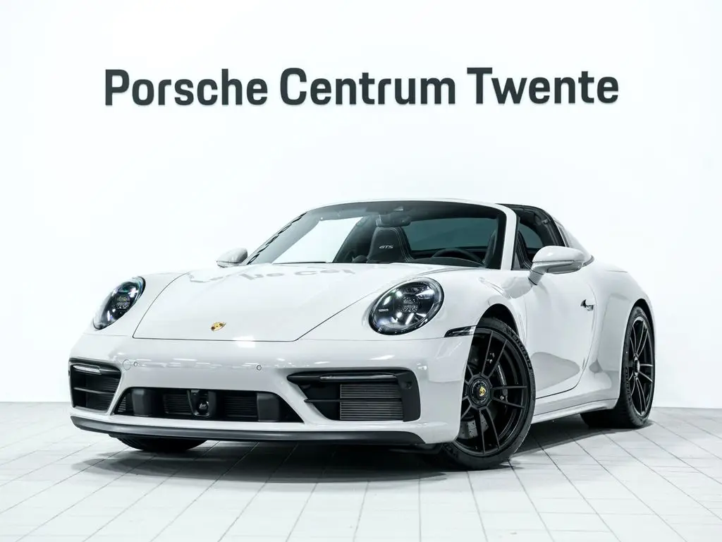 Photo 1 : Porsche 992 2024 Essence