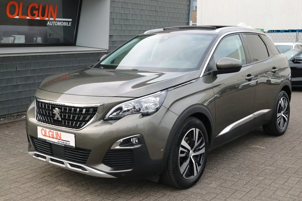 Photo 1 : Peugeot 3008 2019 Petrol