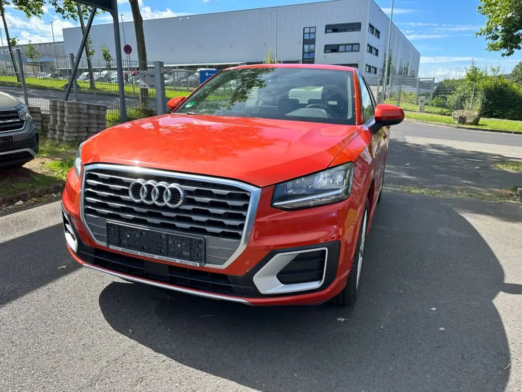 Photo 1 : Audi Q2 2017 Petrol