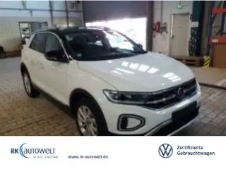 Photo 1 : Volkswagen T-roc 2023 Petrol