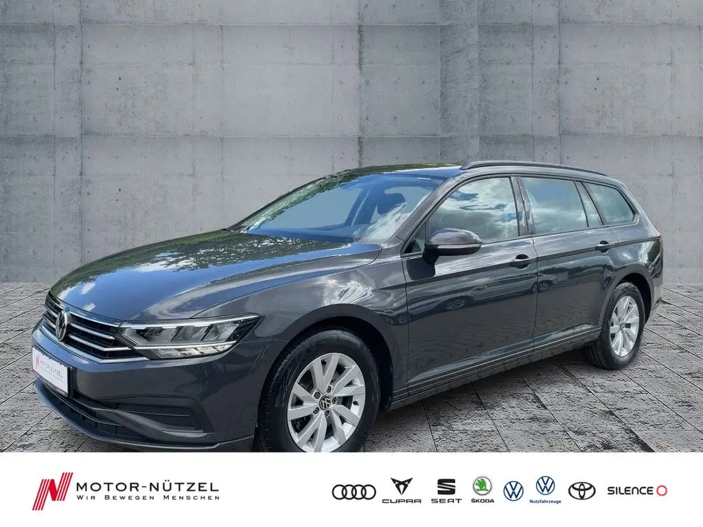 Photo 1 : Volkswagen Passat 2021 Essence