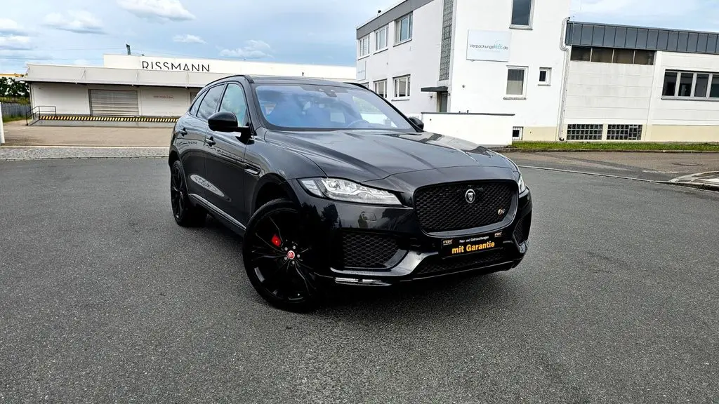 Photo 1 : Jaguar F-pace 2017 Petrol