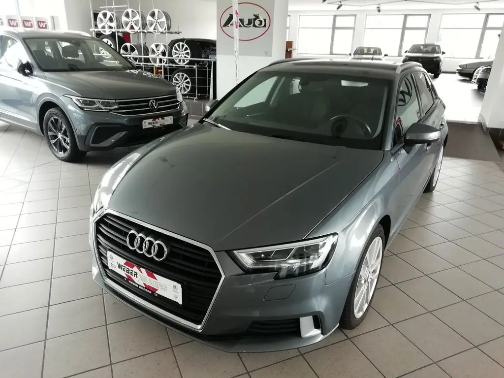 Photo 1 : Audi A3 2017 Petrol