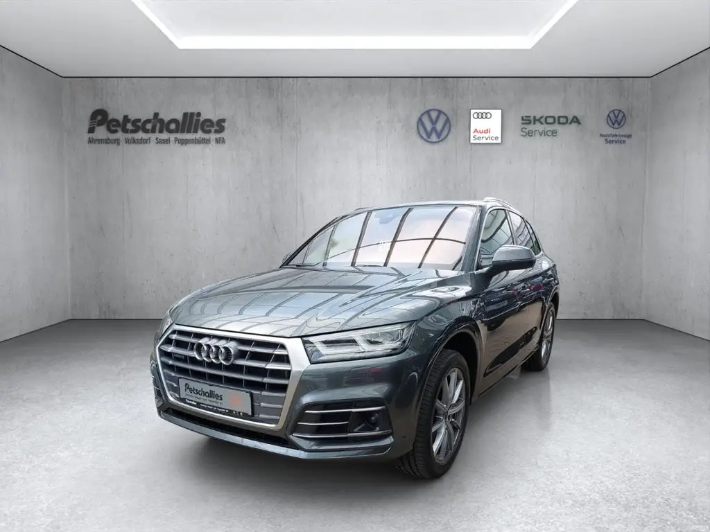 Photo 1 : Audi Q5 2020 Hybride