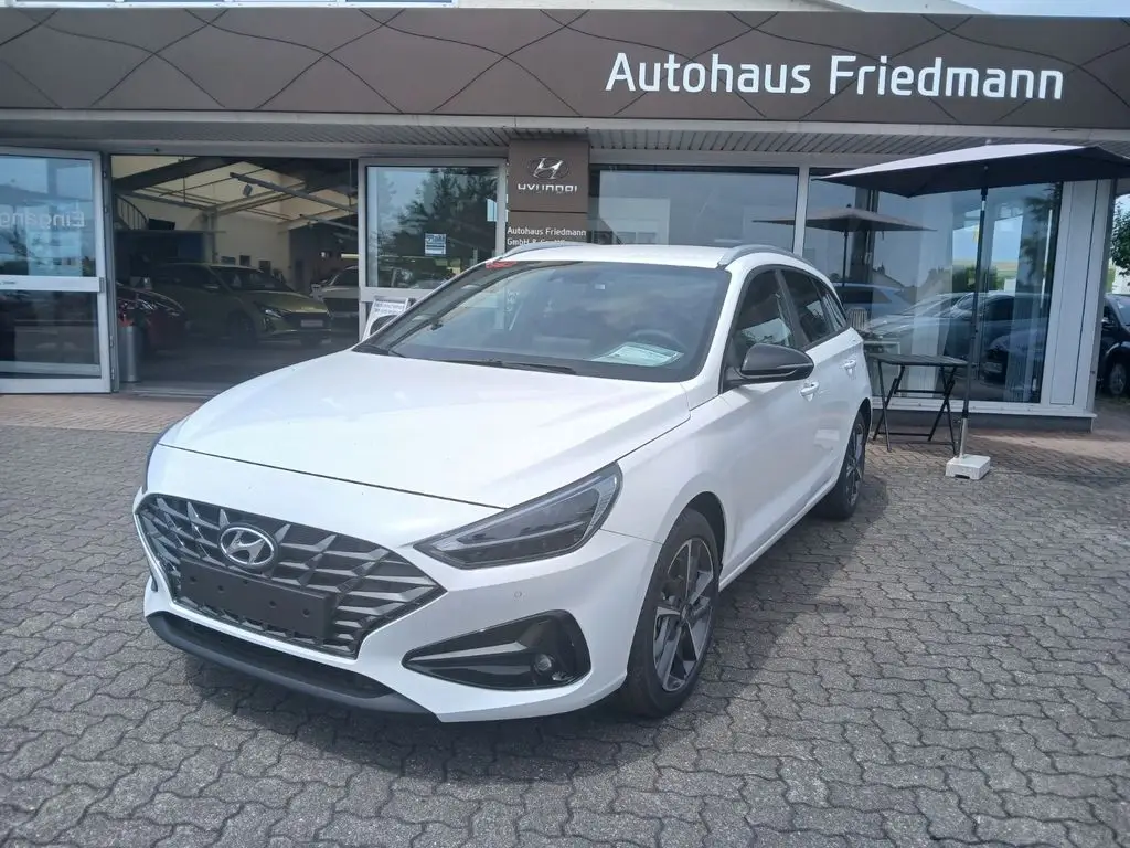 Photo 1 : Hyundai I30 2024 Petrol