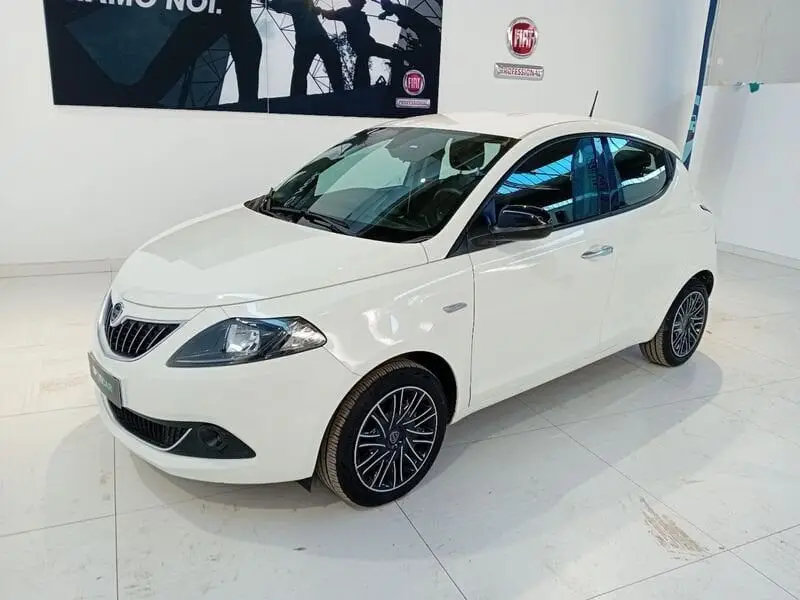 Photo 1 : Lancia Ypsilon 2022 Hybride