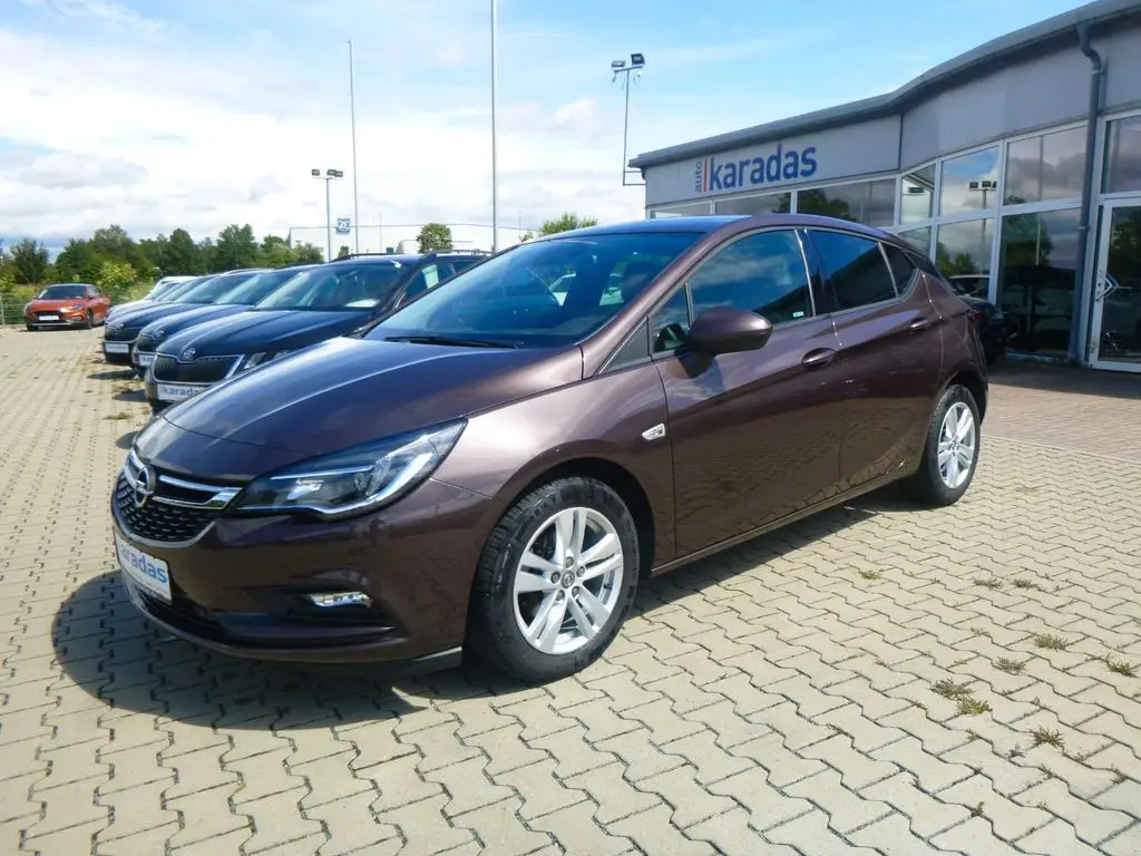 Photo 1 : Opel Astra 2017 Essence