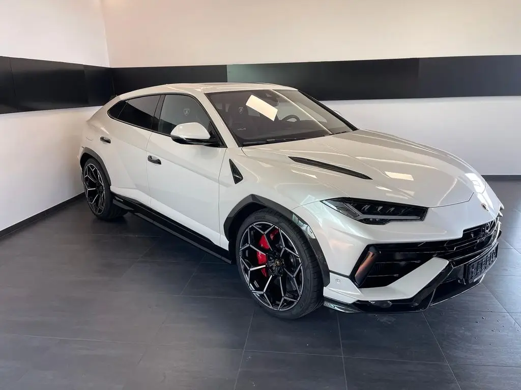 Photo 1 : Lamborghini Urus 2023 Essence