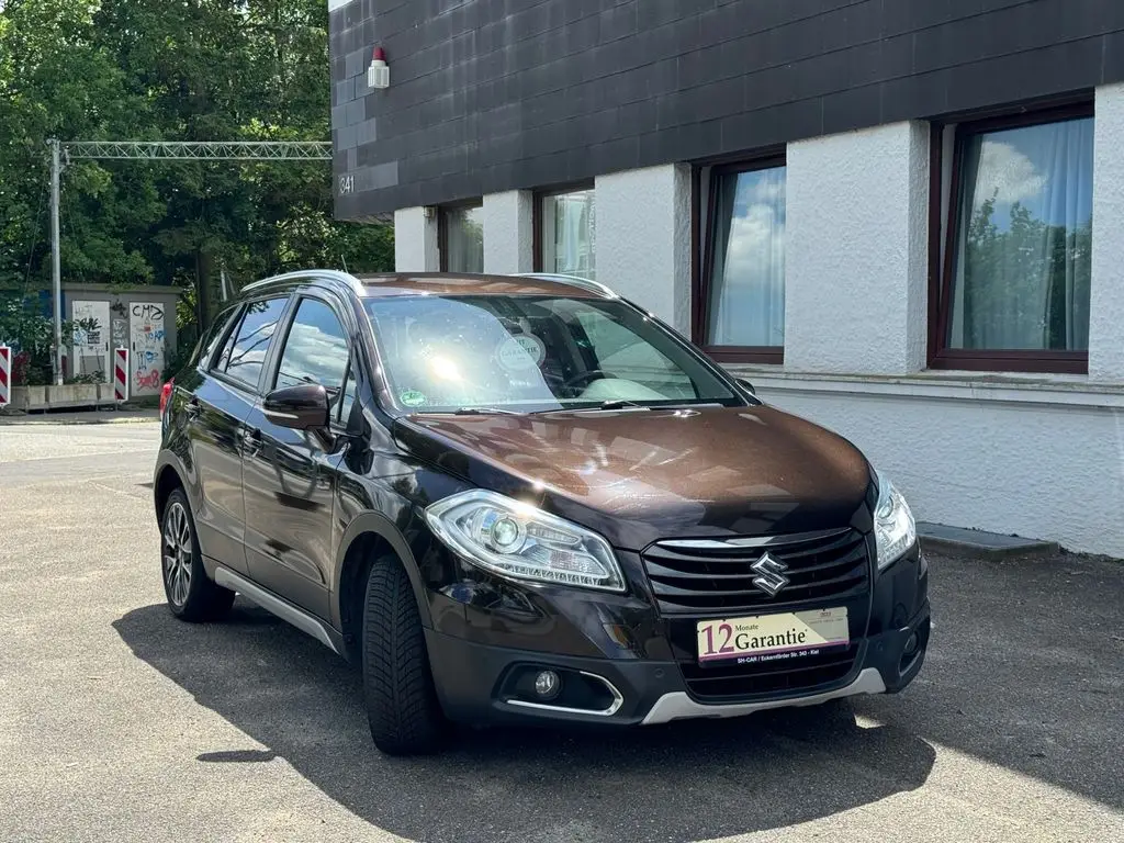 Photo 1 : Suzuki Sx4 2015 Petrol