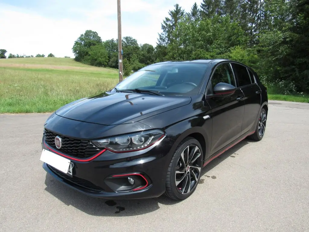 Photo 1 : Fiat Tipo 2018 Petrol