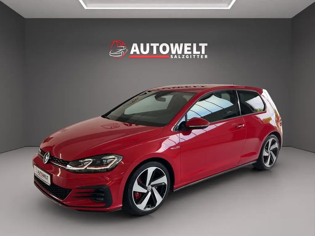 Photo 1 : Volkswagen Golf 2019 Petrol