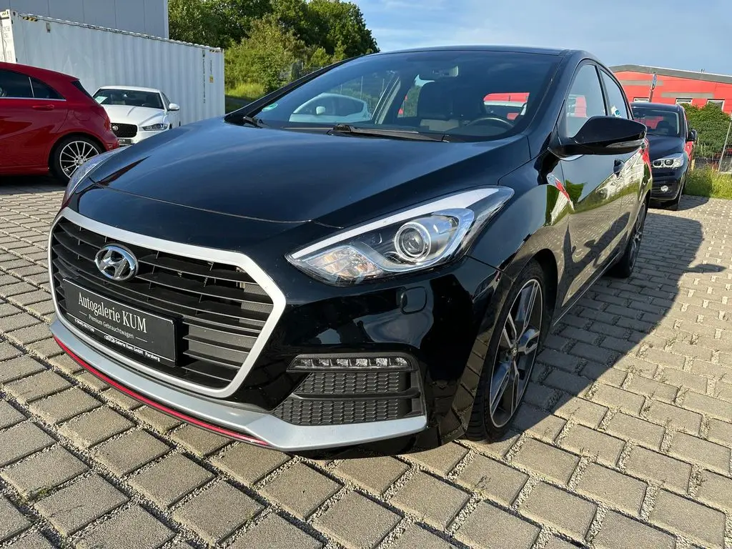 Photo 1 : Hyundai I30 2016 Petrol