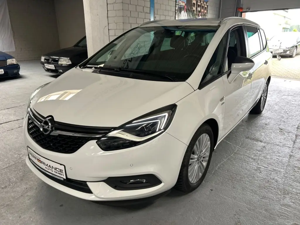 Photo 1 : Opel Zafira 2017 Essence