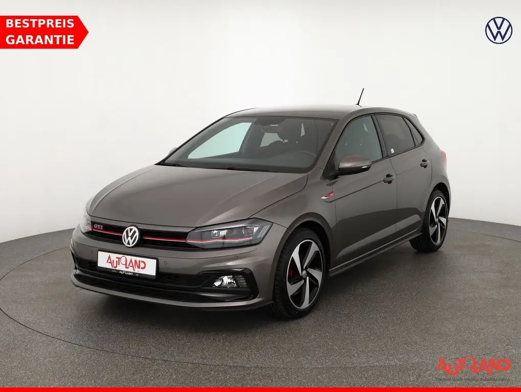 Photo 1 : Volkswagen Polo 2019 Petrol