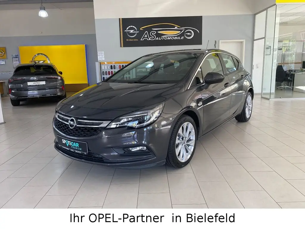 Photo 1 : Opel Astra 2016 Petrol