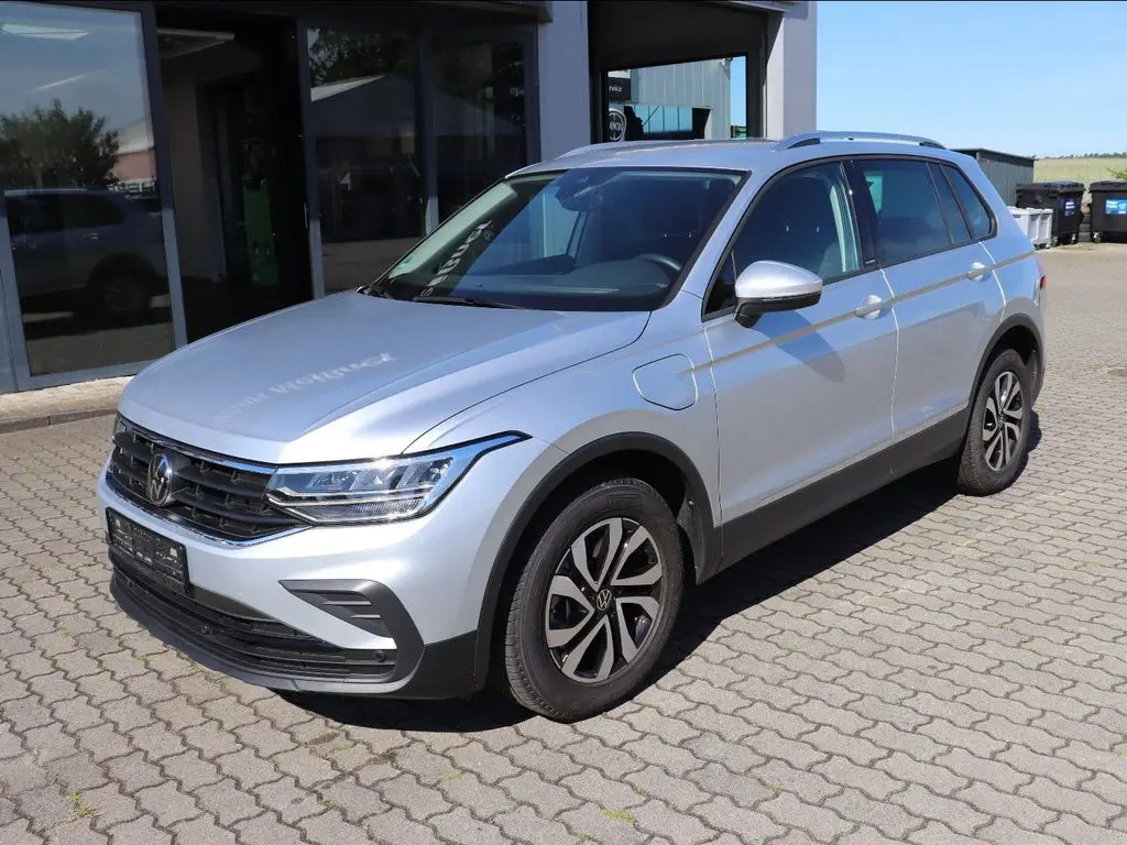 Photo 1 : Volkswagen Tiguan 2023 Hybrid