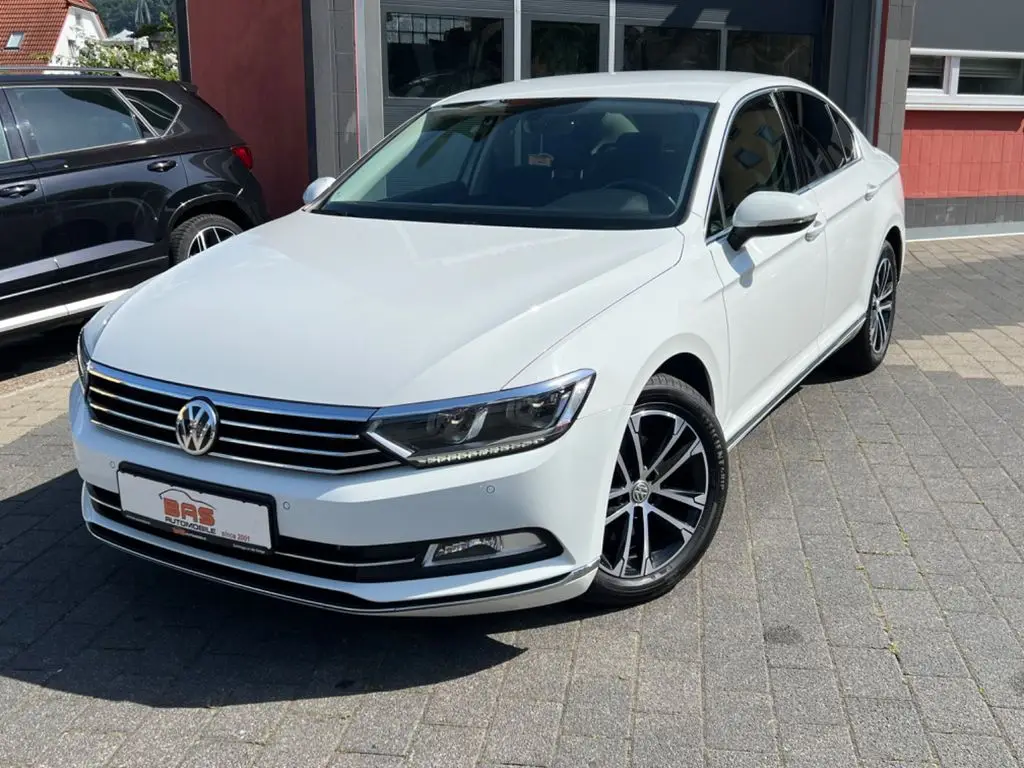 Photo 1 : Volkswagen Passat 2016 Essence