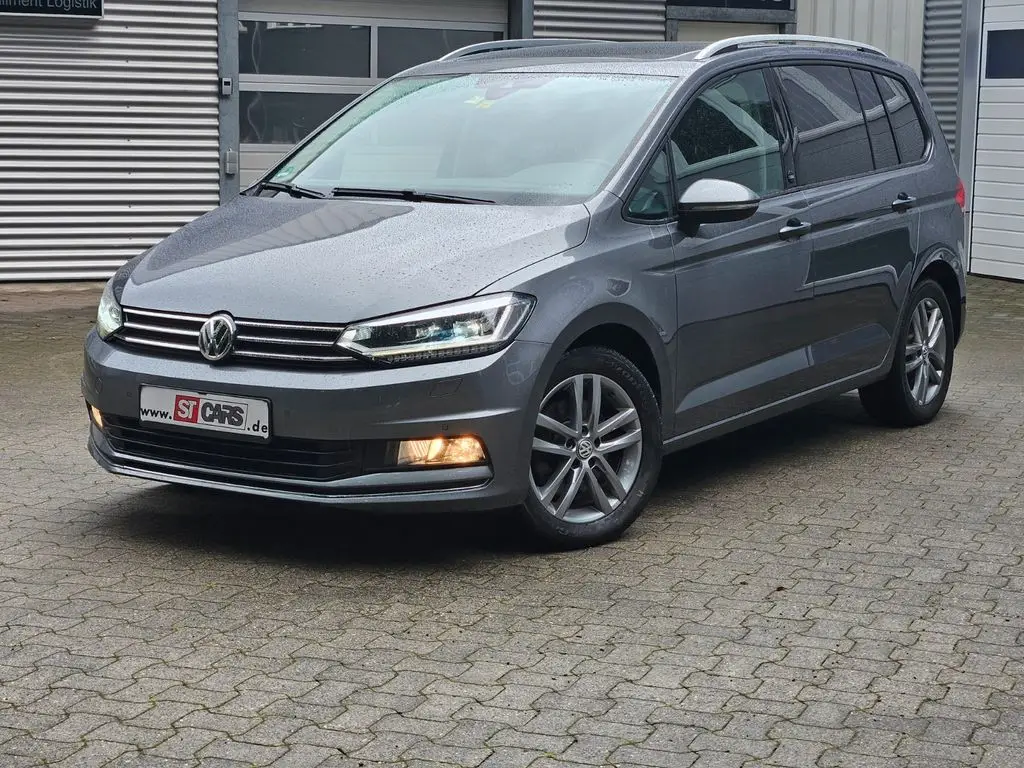 Photo 1 : Volkswagen Touran 2017 Petrol