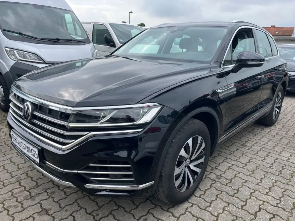 Photo 1 : Volkswagen Touareg 2020 Petrol