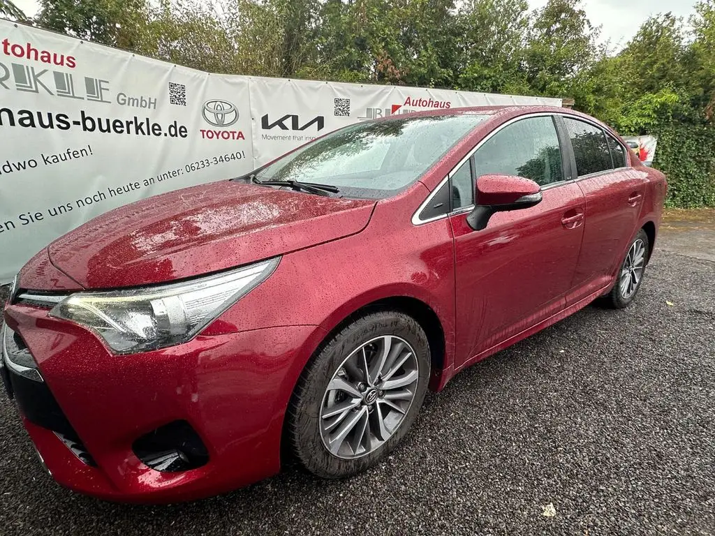 Photo 1 : Toyota Avensis 2017 Petrol