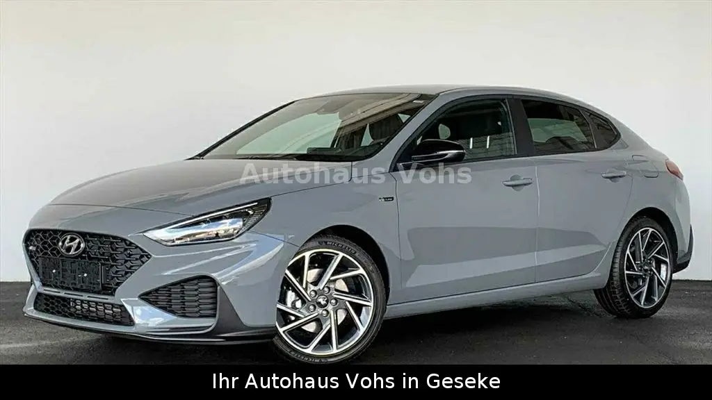 Photo 1 : Hyundai I30 2024 Petrol