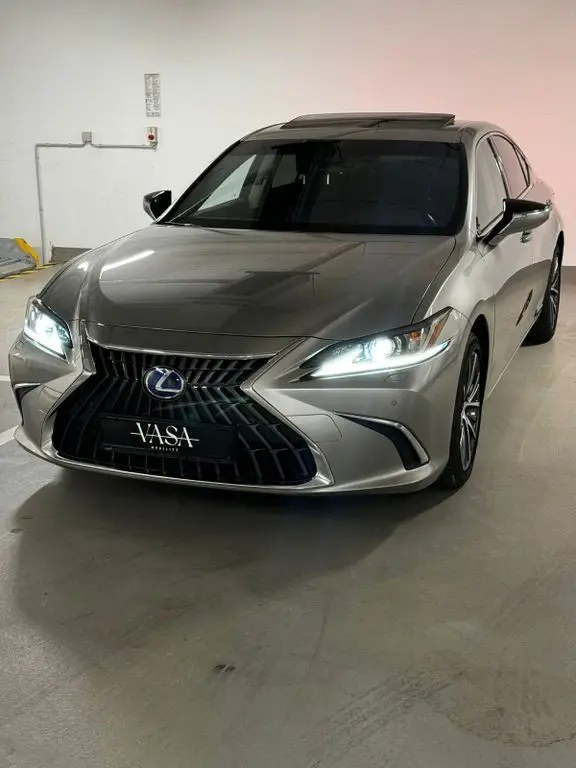 Photo 1 : Lexus Es 2022 Hybrid