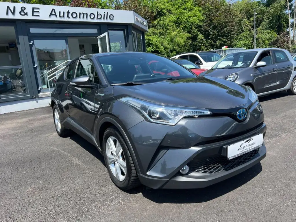 Photo 1 : Toyota C-hr 2018 Hybrid