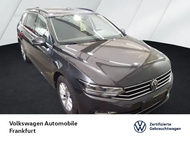 Photo 1 : Volkswagen Passat 2023 Petrol