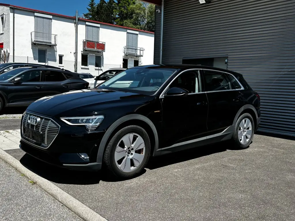 Photo 1 : Audi E-tron 2021 Not specified