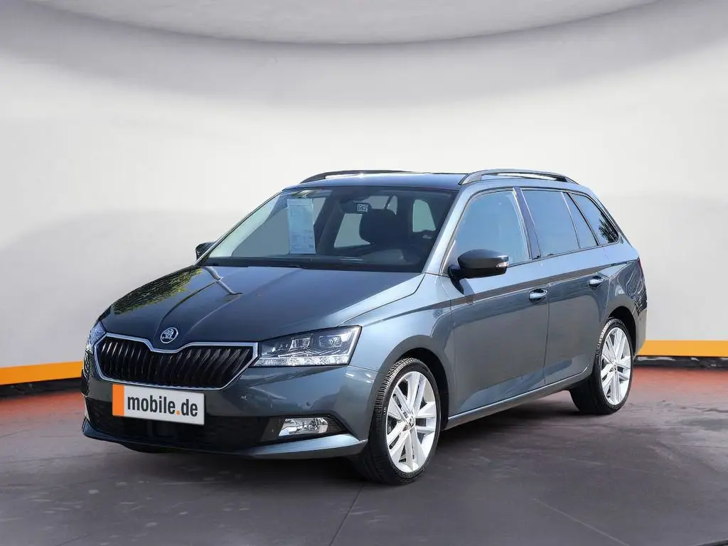 Photo 1 : Skoda Fabia 2021 Petrol