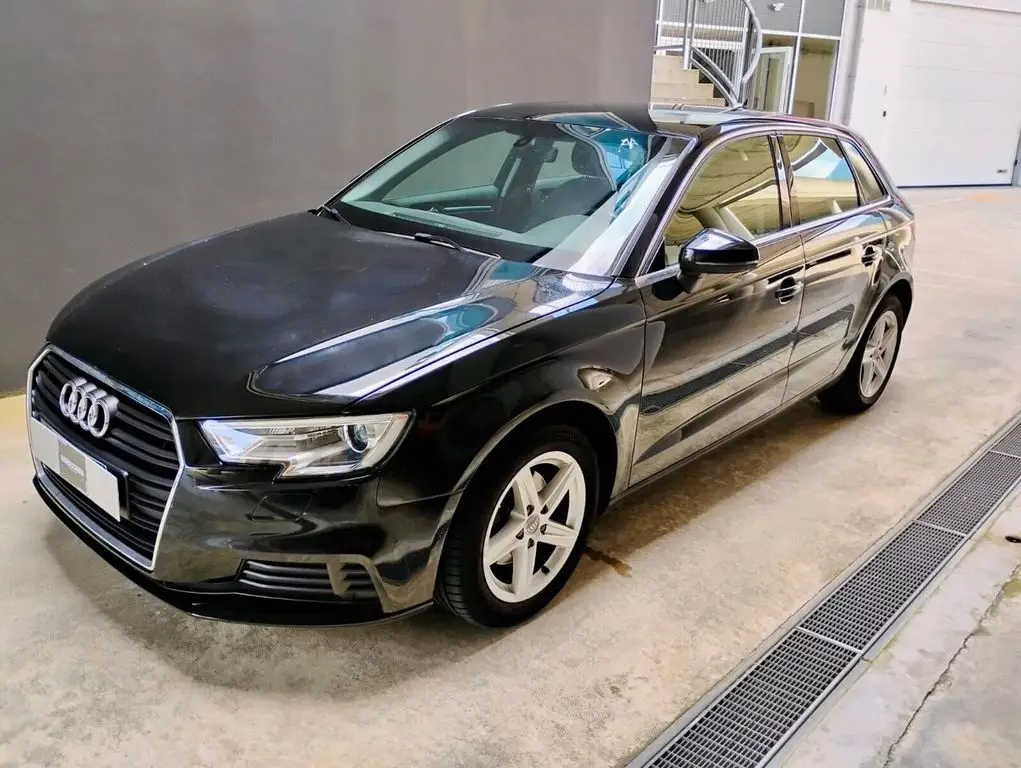 Photo 1 : Audi A3 2019 Diesel