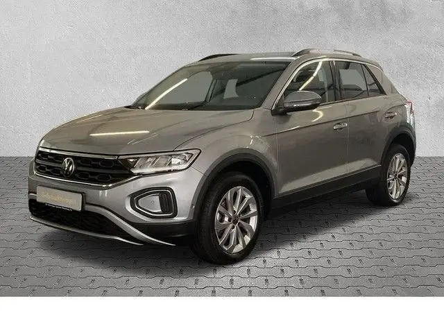 Photo 1 : Volkswagen T-roc 2023 Essence