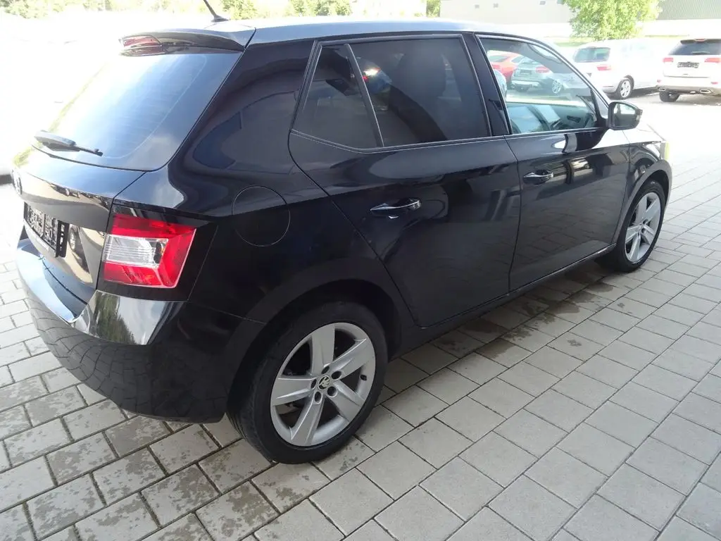 Photo 1 : Skoda Fabia 2018 Petrol