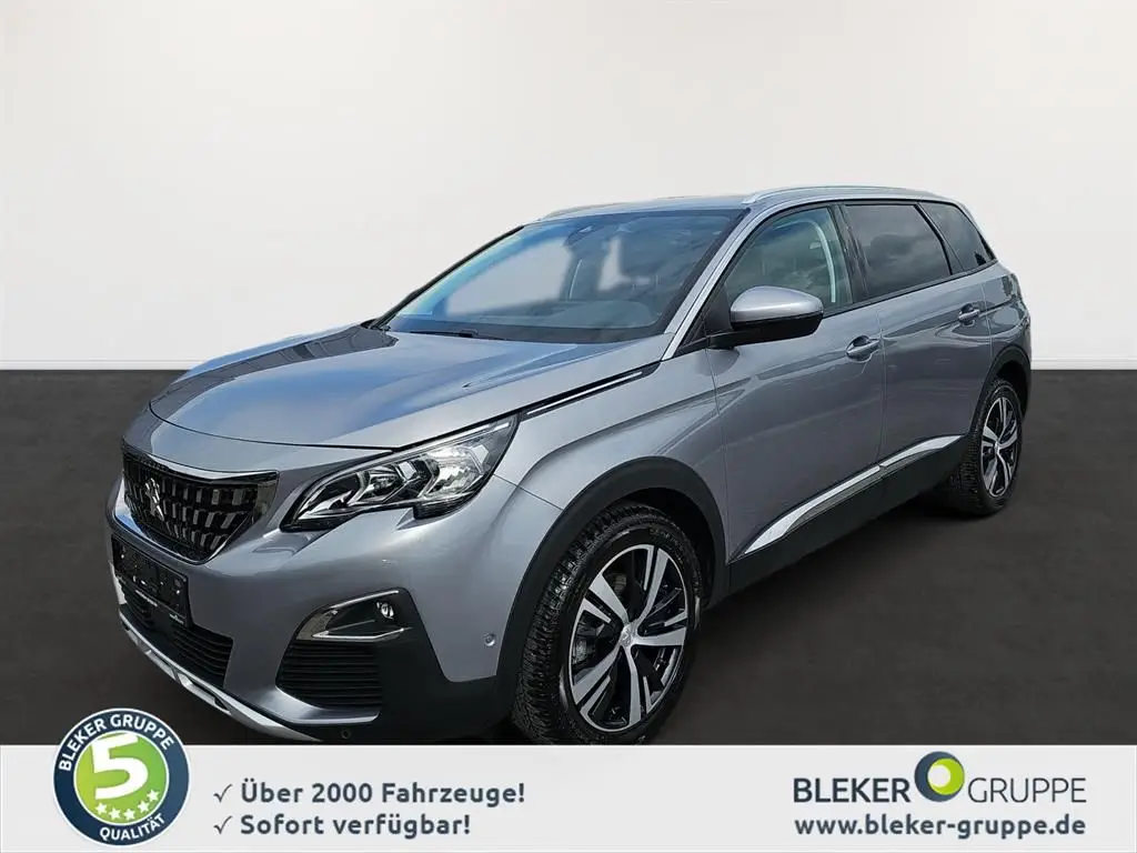 Photo 1 : Peugeot 5008 2020 Essence