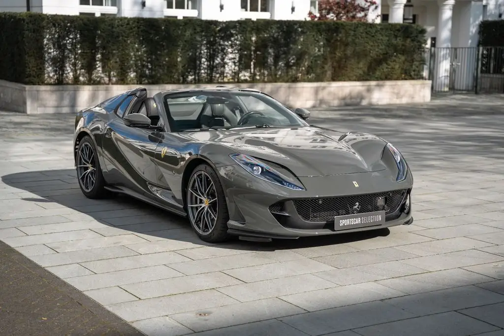 Photo 1 : Ferrari 812 2022 Petrol