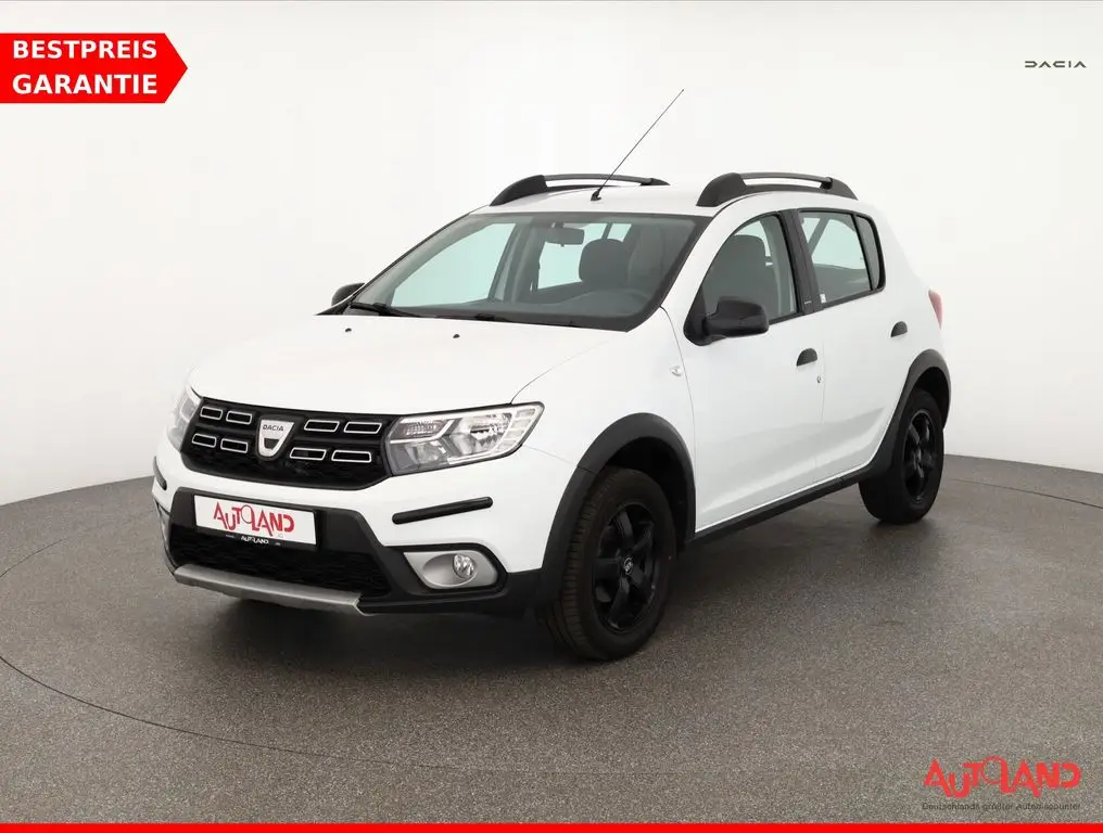 Photo 1 : Dacia Sandero 2018 Petrol