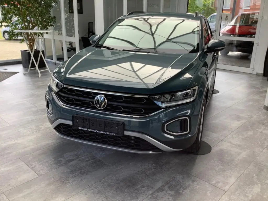 Photo 1 : Volkswagen T-roc 2023 Essence