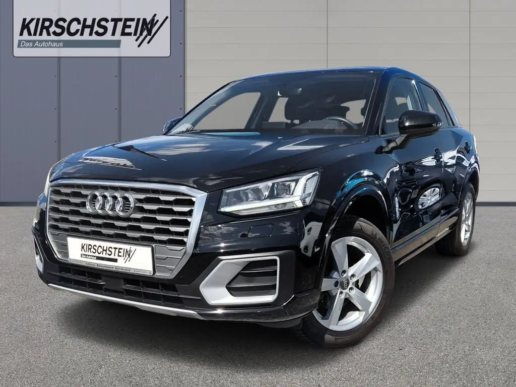 Photo 1 : Audi Q2 2020 Petrol