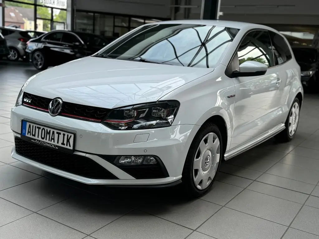 Photo 1 : Volkswagen Polo 2016 Petrol