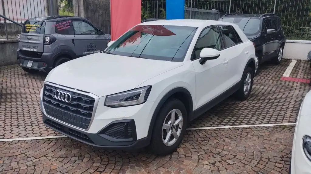 Photo 1 : Audi Q2 2023 Petrol