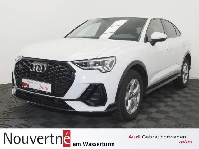 Photo 1 : Audi Q3 2022 Essence