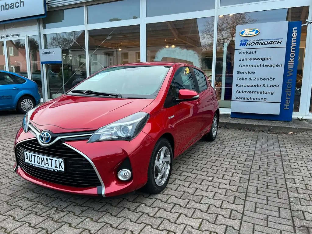 Photo 1 : Toyota Yaris 2016 Hybrid